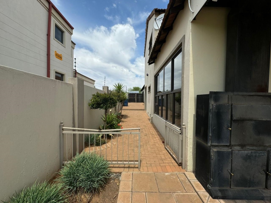 3 Bedroom Property for Sale in Lilyvale Free State